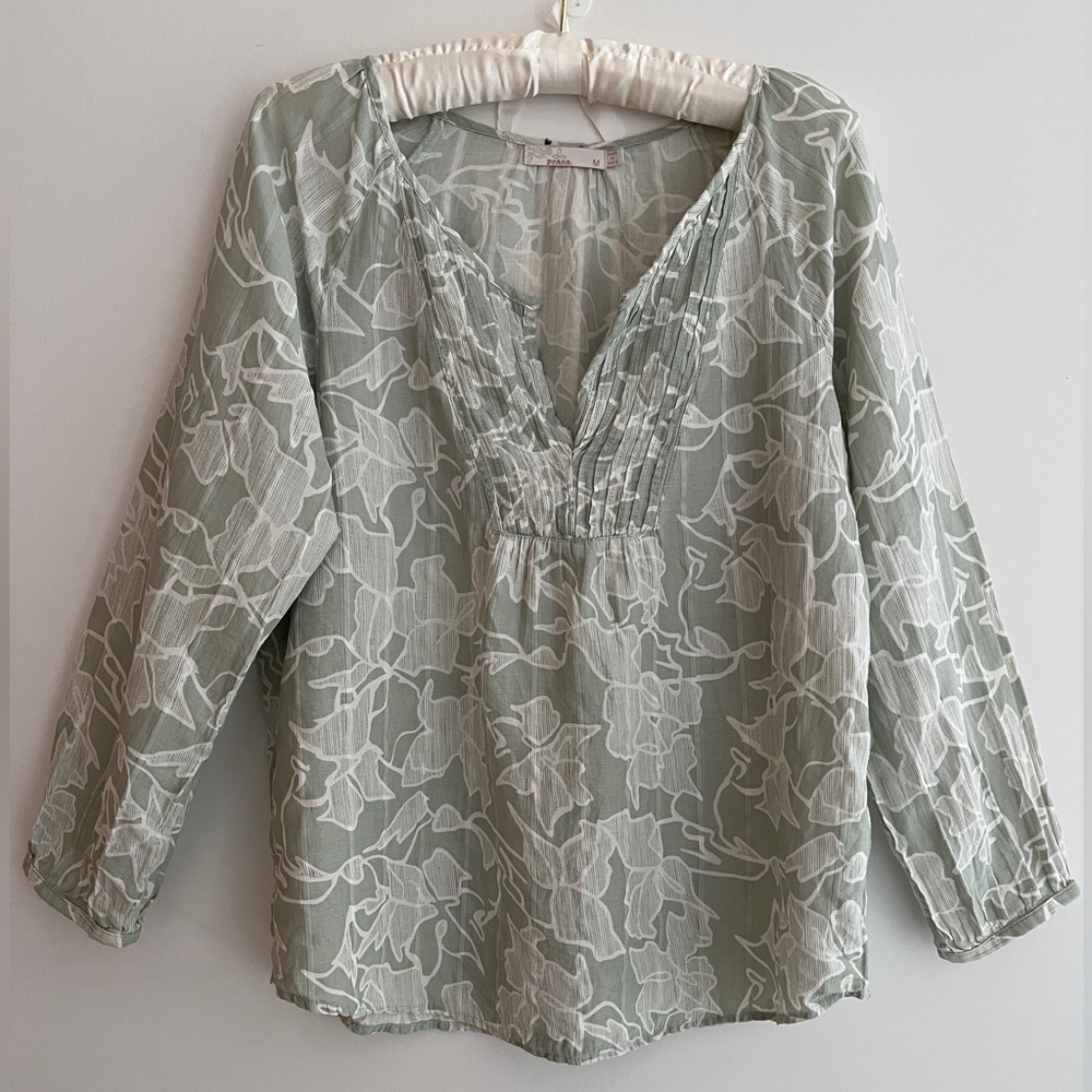 PRANA Peasant Blouse Long Sleeve Split Neck Pintuck Pleat Botanical Pattern Boho